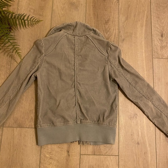 Adorable fitted  Mossimo Jacket 🤩 - Picture 3 of 3